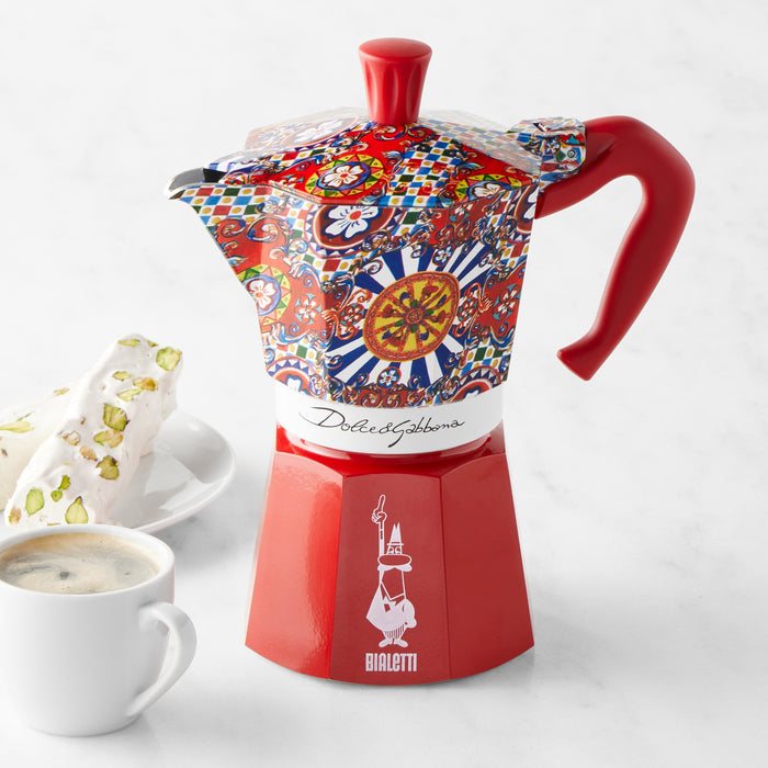 Bialetti Moka Express 6-Cup Stovetop Espresso Maker – Classic Italian Coffee Brewer (Silver, Model 06800)